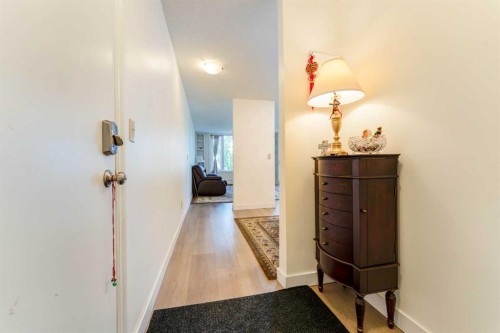204-3747 42 Street Nw, Calgary, AB - Indoor Photo Showing Other Room
