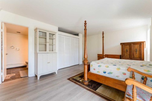 204-3747 42 Street Nw, Calgary, AB - Indoor Photo Showing Bedroom