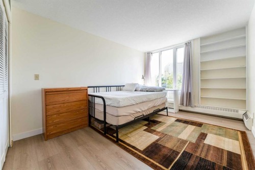 204-3747 42 Street Nw, Calgary, AB - Indoor Photo Showing Bedroom