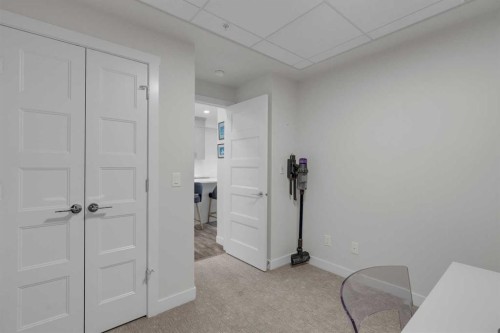 315-55 Wolf Hollow Crescent Se, Calgary, AB - Indoor Photo Showing Other Room