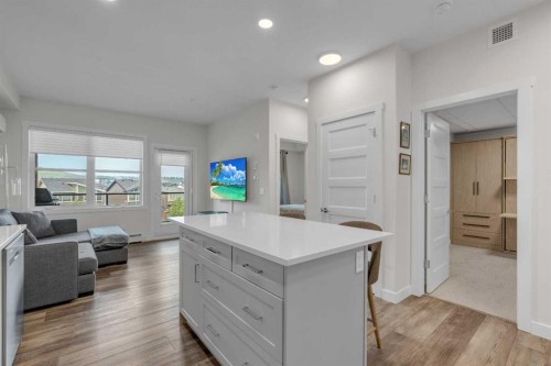 315-55 Wolf Hollow Crescent Se, Calgary, AB - Indoor Photo Showing Living Room