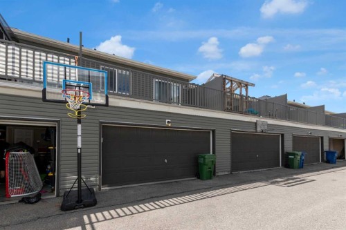 18 Windford Crescent Sw, Airdrie, AB 
