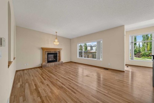 63 Cougartown Close Sw, Calgary, AB 