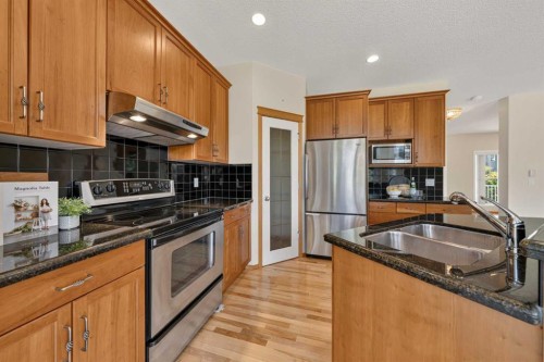63 Cougartown Close Sw, Calgary, AB 