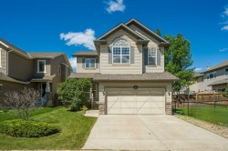 63 Cougartown Close SW Calgary, AB T3H 0B3
