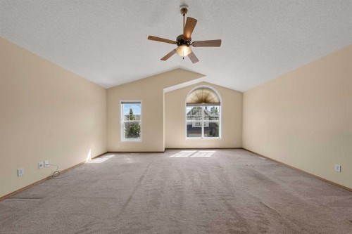 63 Cougartown Close Sw, Calgary, AB 