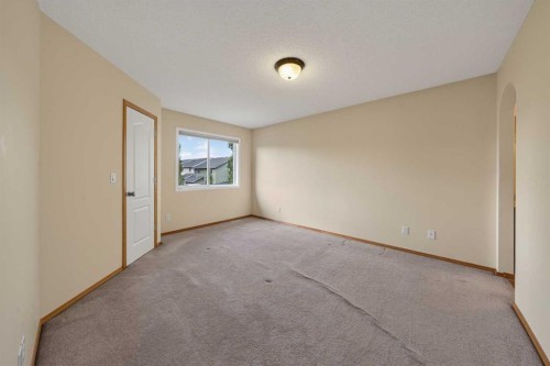 63 Cougartown Close Sw, Calgary, AB 