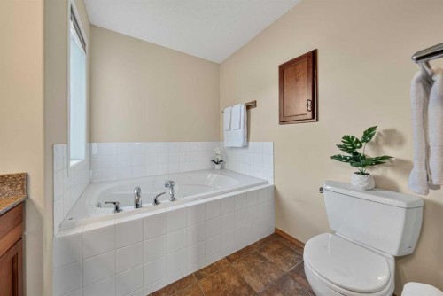 63 Cougartown Close Sw, Calgary, AB 