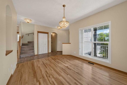 63 Cougartown Close Sw, Calgary, AB 