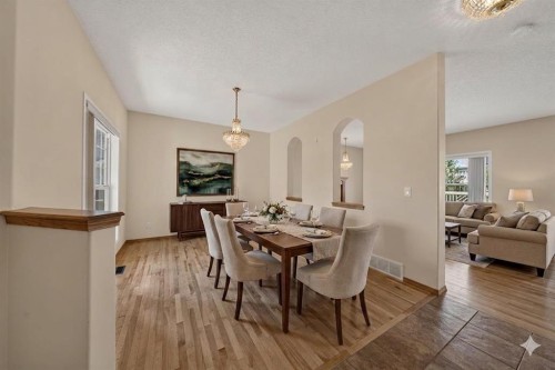 63 Cougartown Close Sw, Calgary, AB 