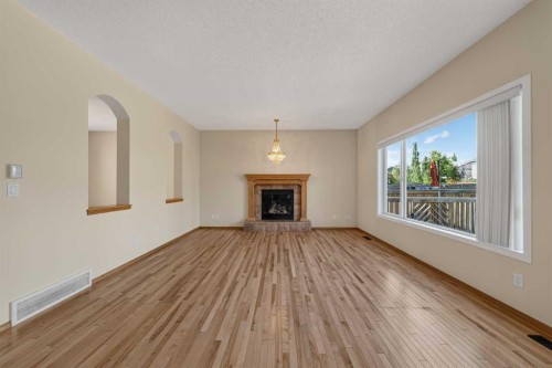 63 Cougartown Close Sw, Calgary, AB 