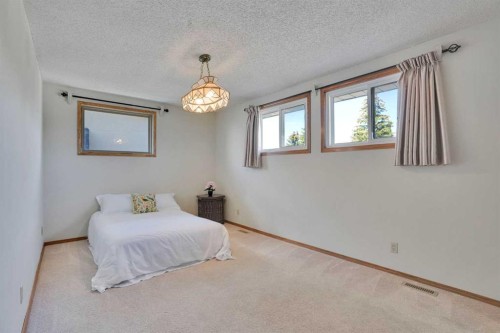 88 Edelweiss Drive Nw, Calgary, AB 