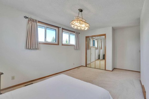 88 Edelweiss Drive Nw, Calgary, AB 