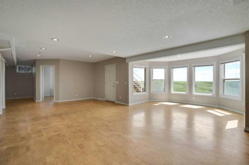 88 Edelweiss Drive Nw, Calgary, AB 