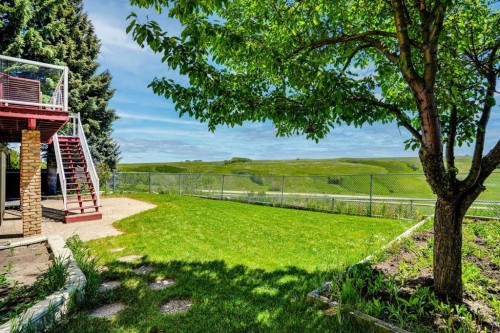 88 Edelweiss Drive Nw, Calgary, AB 