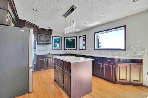 88 Edelweiss Drive Nw, Calgary, AB 