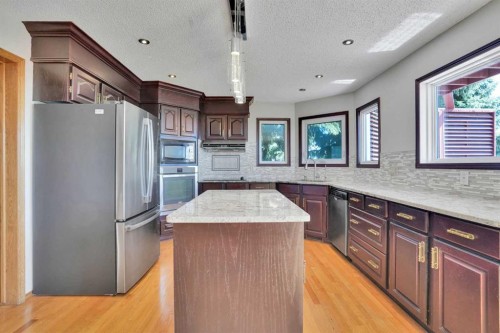 88 Edelweiss Drive Nw, Calgary, AB 
