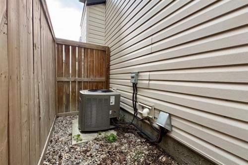 21 Walden Square Se, Calgary, AB 
