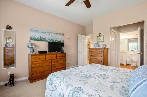 302-15 Lineham Avenue, Okotoks, AB - Indoor Photo Showing Bedroom