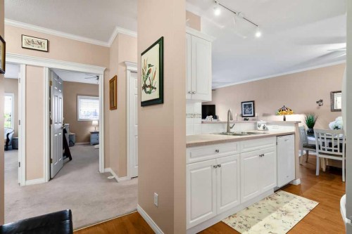 302-15 Lineham Avenue, Okotoks, AB - Indoor