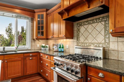 41 Aspen Ridge Way Sw, Calgary, AB - Indoor Photo Showing Kitchen