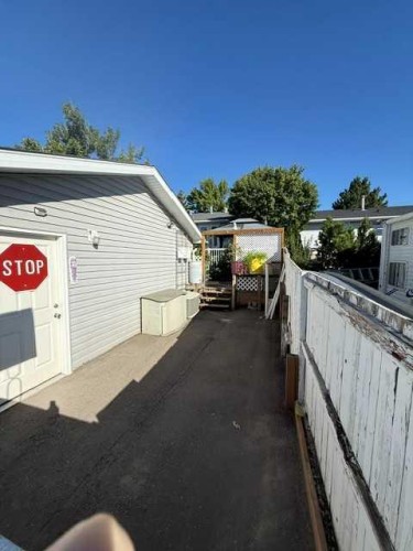 6803 24 Avenue Ne, Calgary, AB 