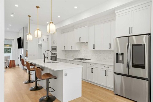 2808 40 Street Sw, Calgary, AB - Indoor Photo Showing Kitchen With Stainless Steel Kitchen With Upgraded Kitchen