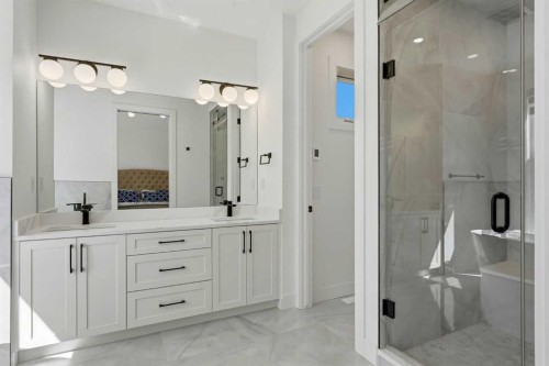 2808 40 Street Sw, Calgary, AB - Indoor Photo Showing Bathroom