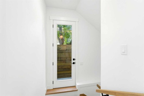 2808 40 Street Sw, Calgary, AB - Indoor Photo Showing Other Room
