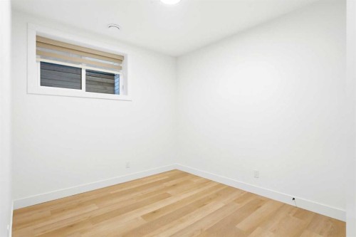 2808 40 Street Sw, Calgary, AB - Indoor Photo Showing Other Room