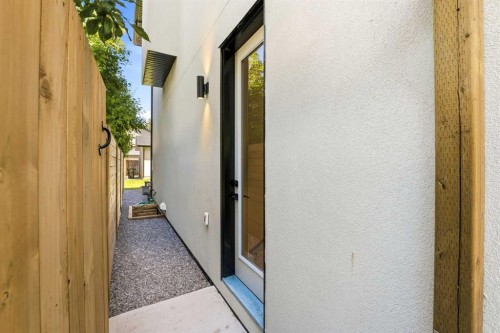2808 40 Street Sw, Calgary, AB -  Photo Showing Other Room