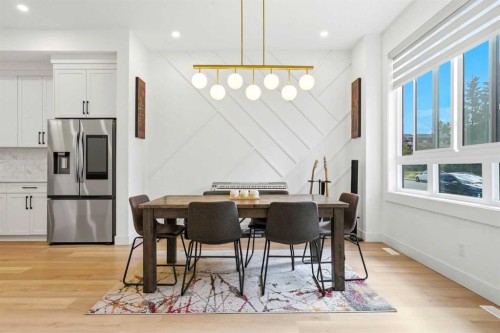 2808 40 Street Sw, Calgary, AB - Indoor