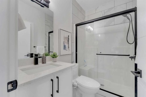 247 Coopers Cove Sw, Airdrie, AB - Indoor Photo Showing Bathroom