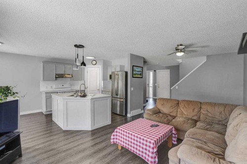 274 Somerside Park Sw, Calgary, AB 