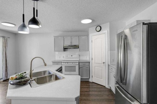 274 Somerside Park Sw, Calgary, AB 