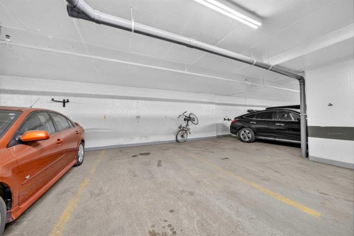 409-210 15 Avenue Se, Calgary, AB - Indoor Photo Showing Garage