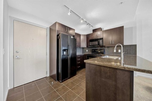 409-210 15 Avenue Se, Calgary, AB - Indoor Photo Showing Kitchen