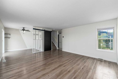 1-12 Silver Creek Boulevard Nw, Airdrie, AB - Indoor