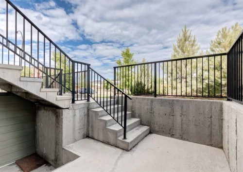 408 Cranbrook Square Se, Calgary, AB 