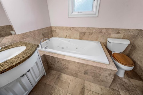 2530 3 Avenue Nw, Calgary, AB 