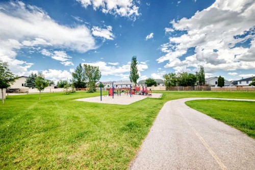 4 Strathford Place, Strathmore, AB 