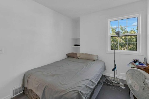 109 Tuscany Springs Gardens Nw, Calgary, AB - Indoor Photo Showing Bedroom