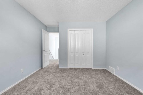 71 Westmount Circle, Okotoks, AB 