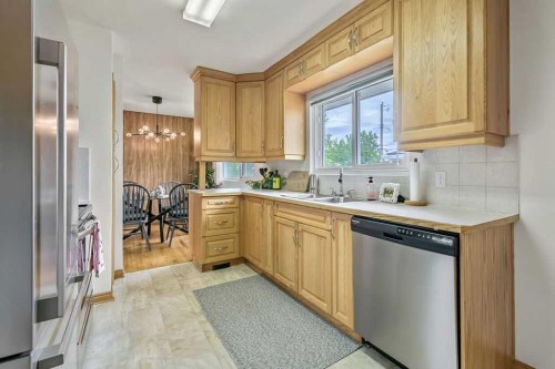 3807 25 Avenue Sw, Calgary, AB 