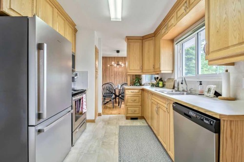 3807 25 Avenue Sw, Calgary, AB 