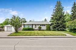 3807 25 Avenue SW Calgary, AB T3E 0L3