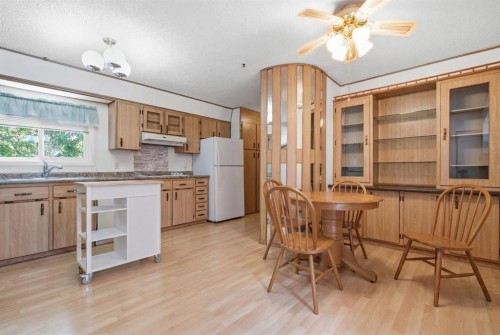 3011 Burroughs Manor Ne, Calgary, AB 