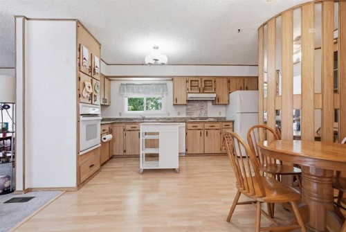 3011 Burroughs Manor Ne, Calgary, AB 