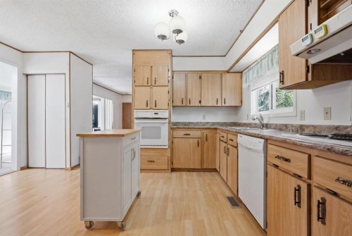 3011 Burroughs Manor Ne, Calgary, AB 