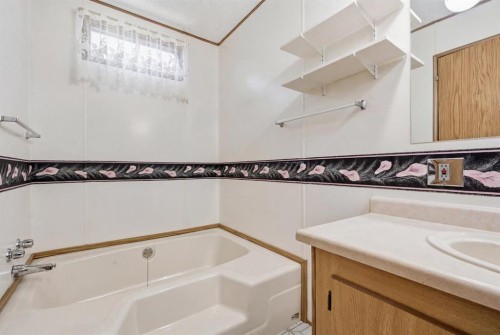 3011 Burroughs Manor Ne, Calgary, AB 